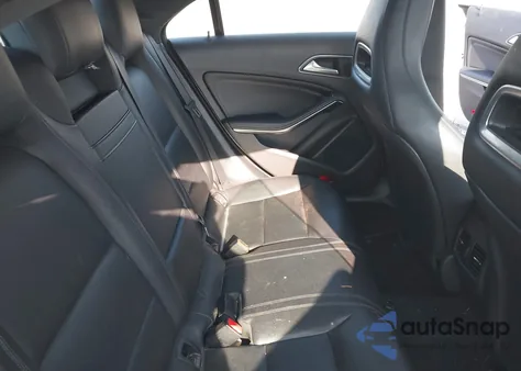 2015 Mercedes-Benz Cla 250 z USA, uszkodzony, nr VIN WDDSJ4EB8FN266956